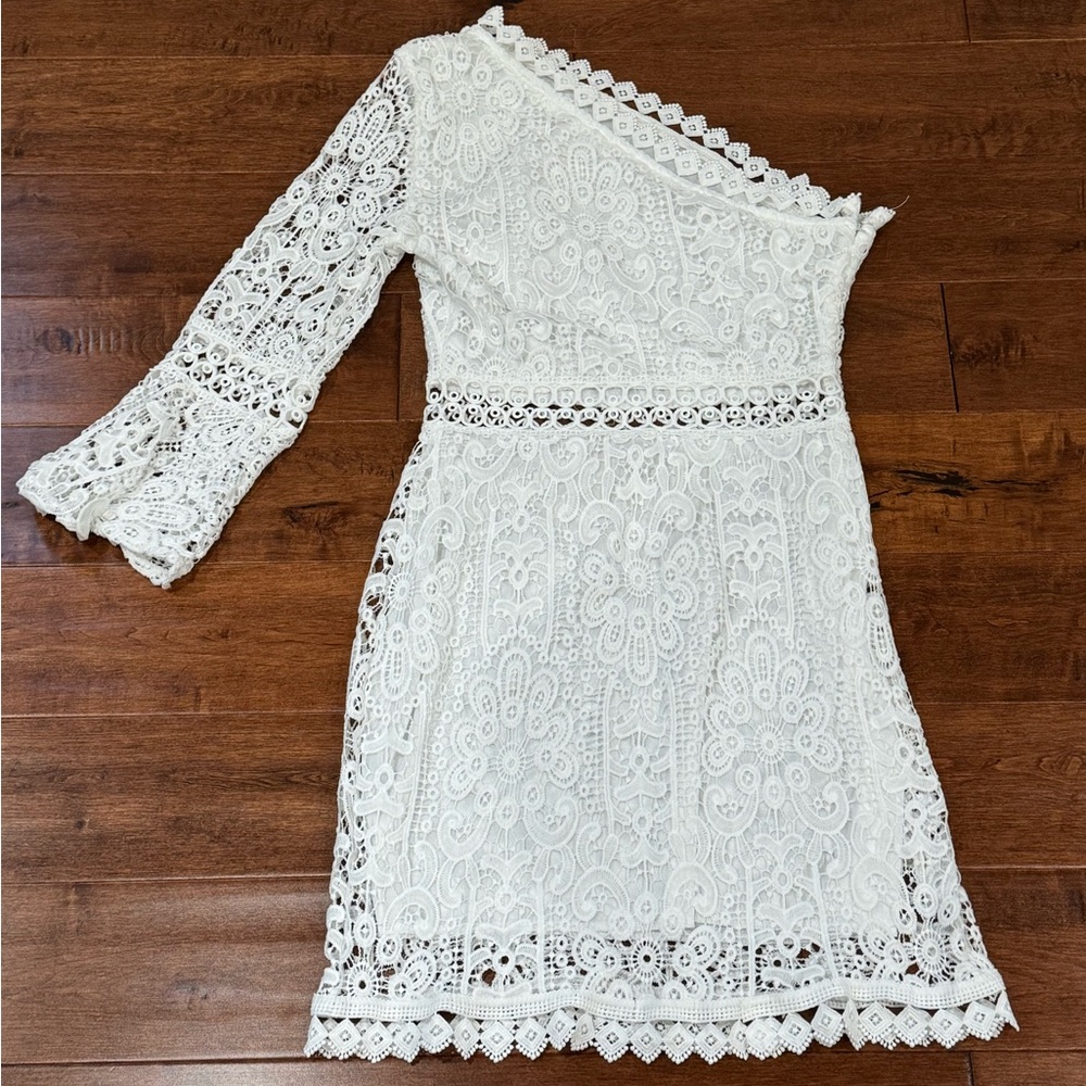 Elegant White Lace Dress